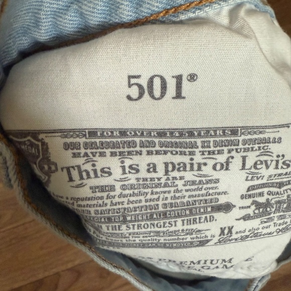 Levi’s 501 High Rise Jean Shorts | Size 29 | Light Wash - Picture 3 of 9